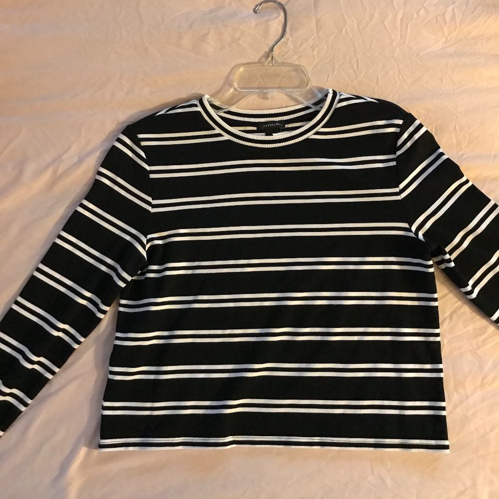 Halogen, cropped light sweater